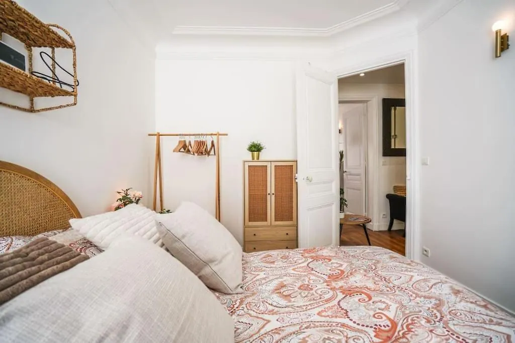 Tranquil Retreat In The 16th Arrondissement פריז