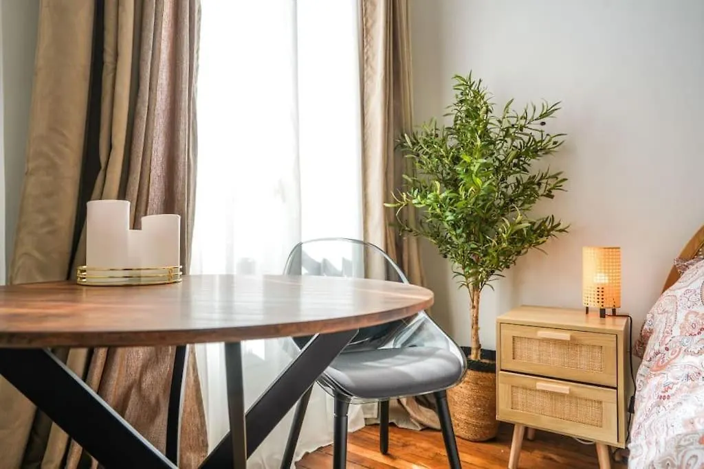 Apartment Tranquil Retreat In The 16th Arrondissement